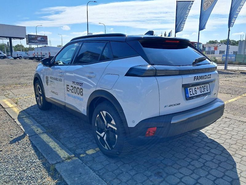 Peugeot 2008 GT Elektromotor 115 kW (Bateri - fotka 7 z 16