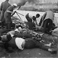 Le Mans 11. června 1955, okamžiky po katastrofě. Nehoda si vyžádala smrt jednoho jezdce a 83 diváků.