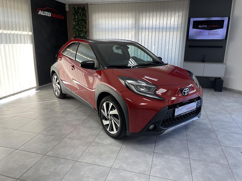 Toyota Aygo X AUTOMAT ČR REZERVACE  - fotka 1 z 27