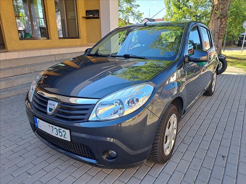 Dacia Sandero 1,2 16V klima - fotka 15 z 39