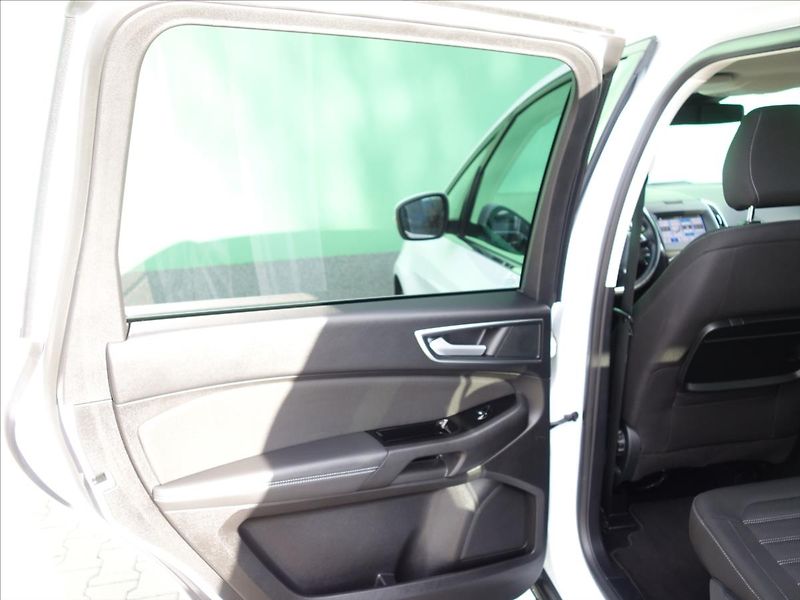 Ford Galaxy 2,0 140kW LED NAVI  TITANIUM - fotka 27 z 38