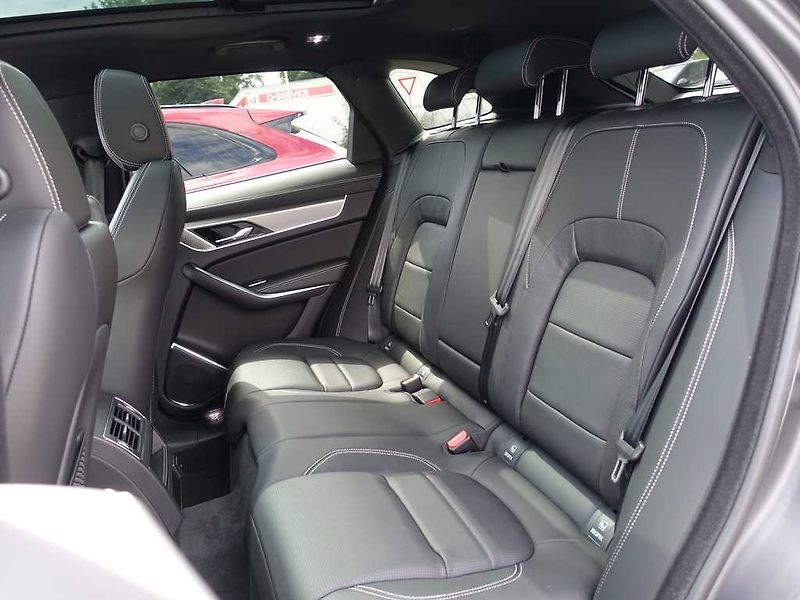 Jaguar F-Pace 2,0 R-Dynamic SE D200 4x4 - fotka 16 z 43