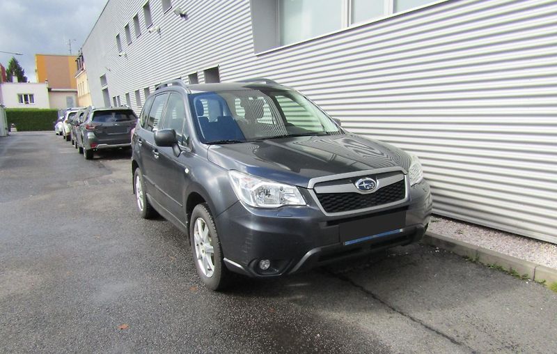 Subaru Forester (2014) 2,0D  6MT 1.maj.ČR plný servis - fotka 37 z 37