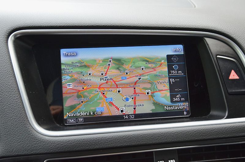 Audi Q5 (2015) 2.0 TDi 140kW Quattro S-LINE - fotka 39 z 45