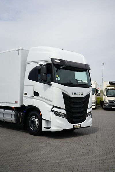 Iveco S-WAY (2023) 420 / E 6 / KONTENER + WINDA / - fotka 21 z 45