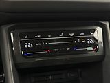 Volkswagen Tiguan 1,5 TSi DSG HUD KAMERA TAŽNÉ - náhled 27