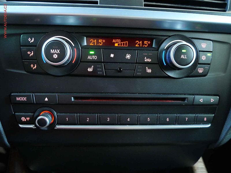 BMW X3 (2012) 3.0d xDrive 30d, 2.maj,ČR - fotka 20 z 24