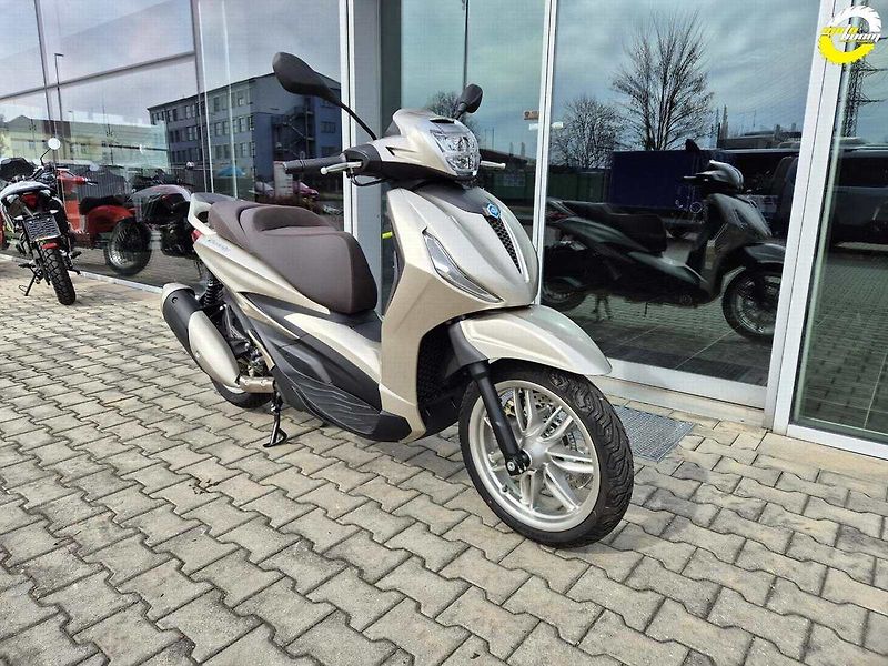 Piaggio Beverly 300 (2024) SKLADEM - fotka 2 z 19