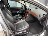 Ford Mondeo 2,0i 16V Ghia / servis.kn. /  - náhled 18