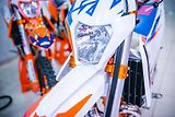 KTM 300 EXC SIX DAYS Nová 0MTH - náhled 3