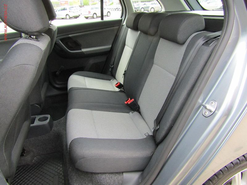 Škoda Fabia (2012) 1.6 TDi, AC - fotka 10 z 17