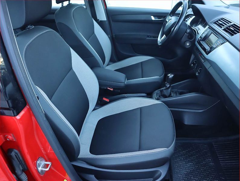 Škoda Fabia (2018) 1.0, Park. senzory - fotka 9 z 18