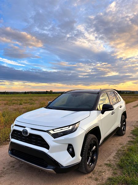 Toyota RAV4 (2024) - fotka 1 z 7