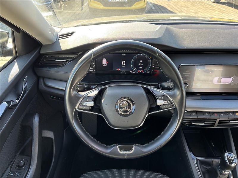 Škoda Octavia 1,5 TSI 110kW Ambition Combi - fotka 18 z 41