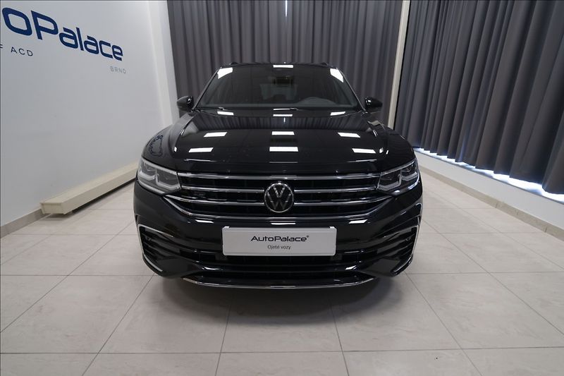 Volkswagen Tiguan 1,4 TSI DSG eHYBRID R-LINE ČR - fotka 2 z 46
