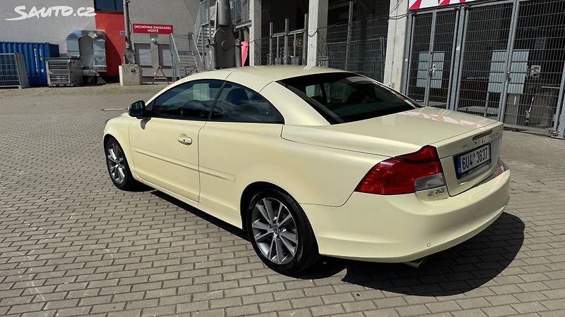 Volvo C70 Cabrio 2.0D4 130kw ČR původ - fotka 13 z 21