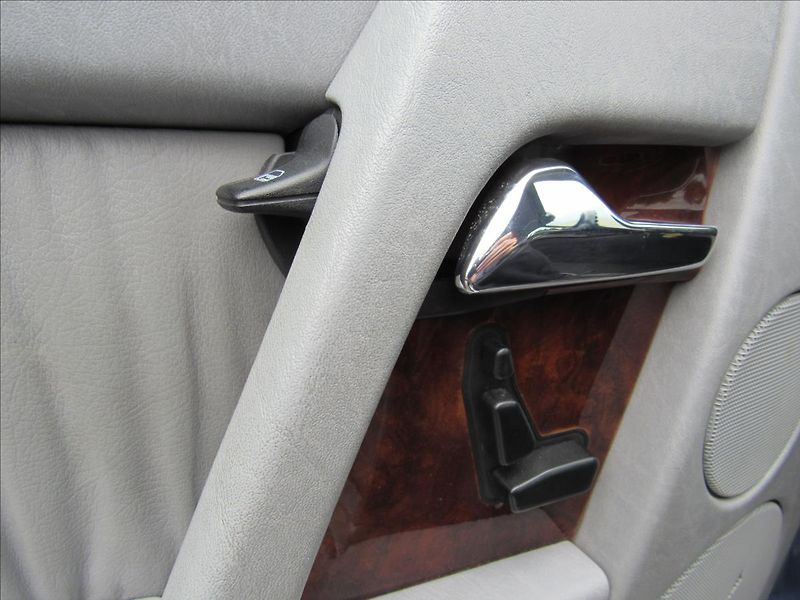 Mercedes-Benz SL 3,2 Hardtop-Cabrio - fotka 38 z 54