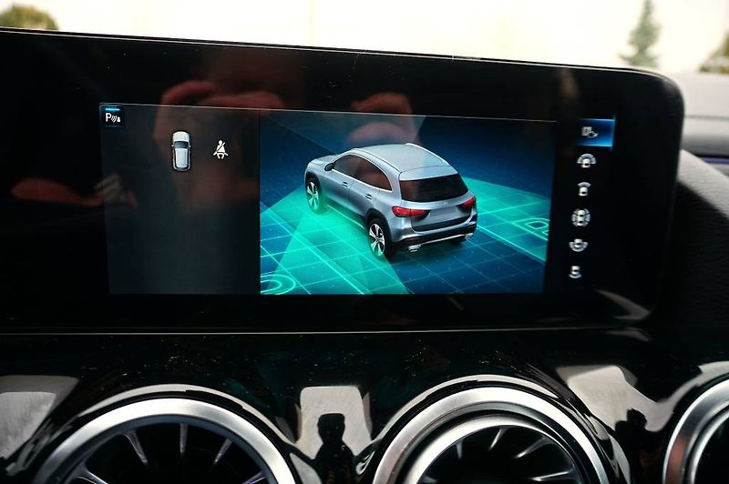 Mercedes-Benz GLA (2023) 4 MATIC 250 165 kW - fotka 37 z 54