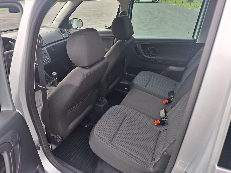 Škoda Roomster (2015) 1.2TSi 63kW,aut.klima,rok 2015 - fotka 13 z 19