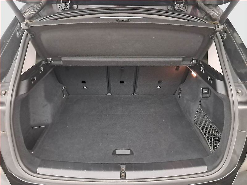 BMW X1 (2017) sDrive16d, Serv.kniha, Navi - fotka 14 z 21