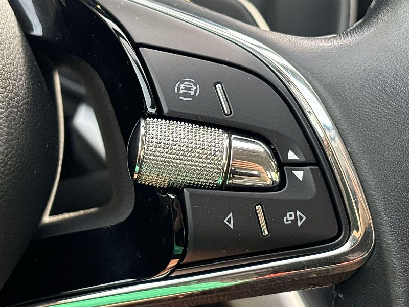 Škoda Kamiq (2021) 1.0 TSI DSG Style - fotka 20 z 31
