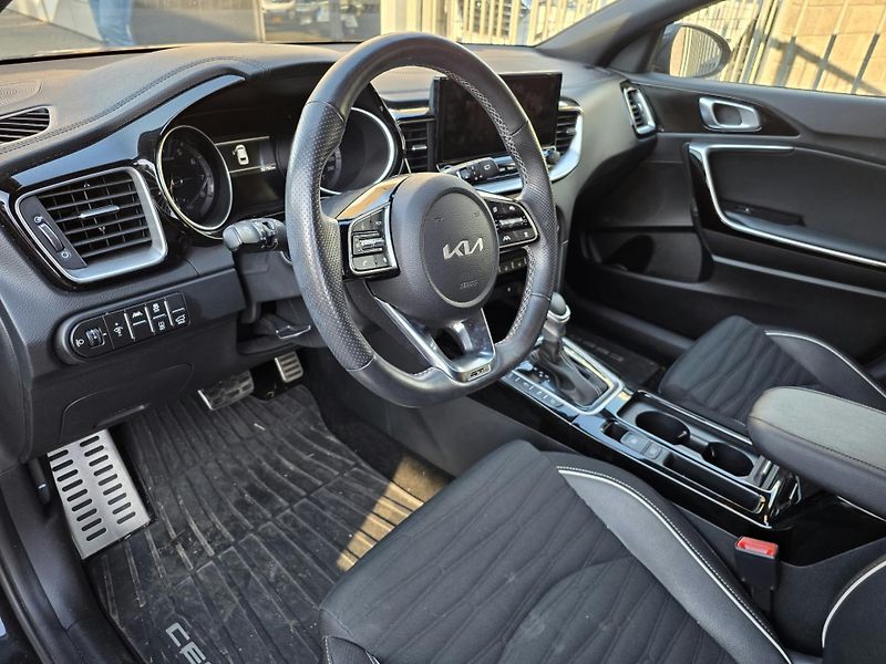 Kia ProCeed 1.5-AUTOMAT-NAVI-KAMERA - fotka 12 z 13