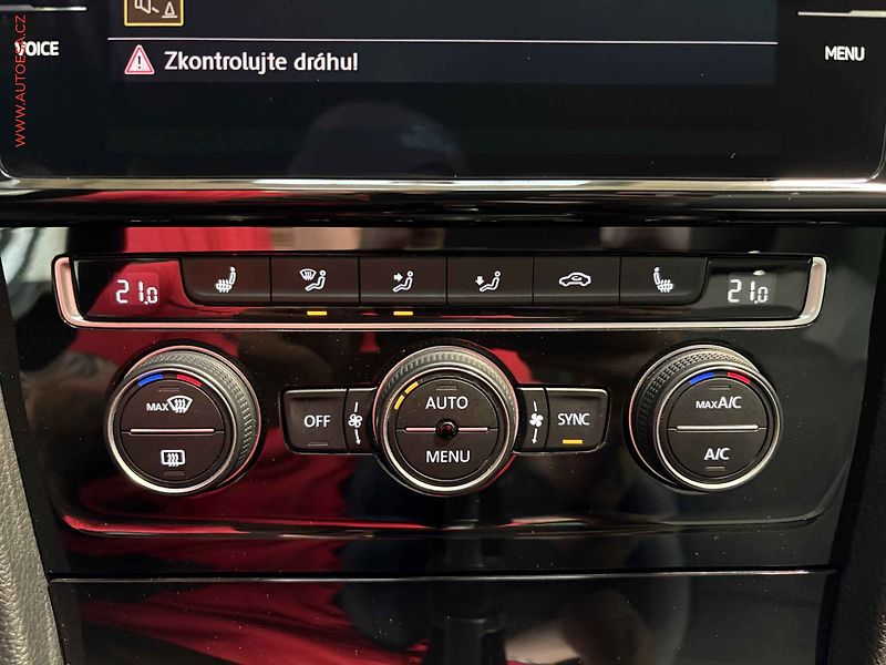 Volkswagen Golf (2019) 1.5 TSI, DSG, STK6/28 - fotka 15 z 17