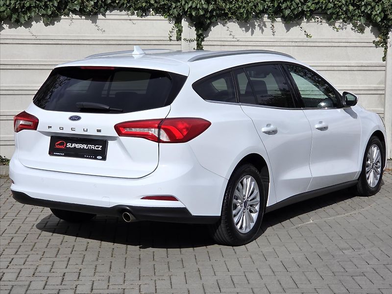 Ford Focus 1,5 EcoBoost 110kW AT Titanium - fotka 6 z 22