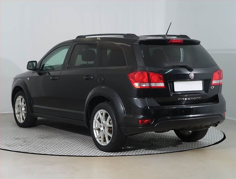 Fiat Freemont (2011) 2.0 MultiJet, 7 míst, Tempomat - fotka 4 z 17