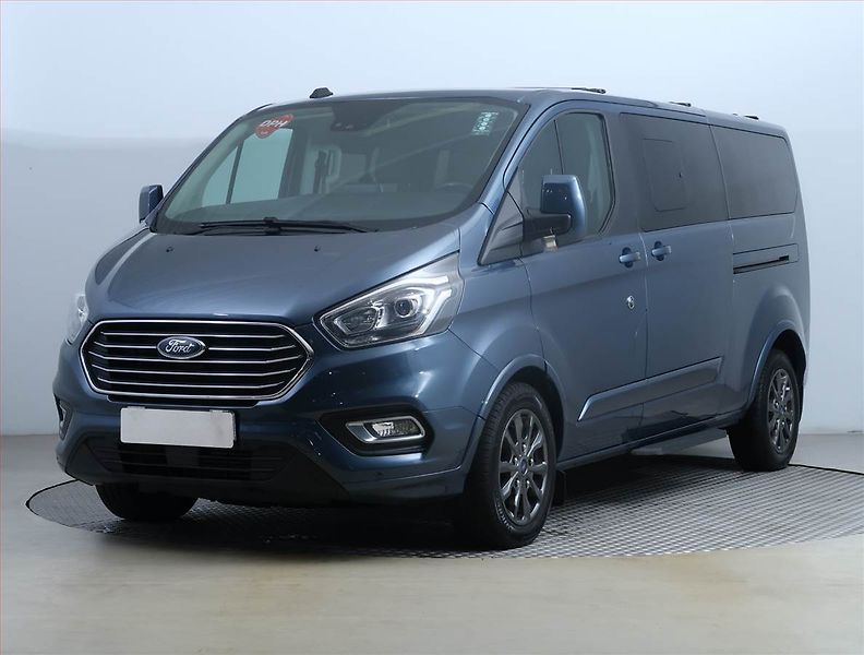 Ford Tourneo Custom (2021) Titanium 2.0 EcoBlue, ČR, 1Maj - fotka 2 z 23