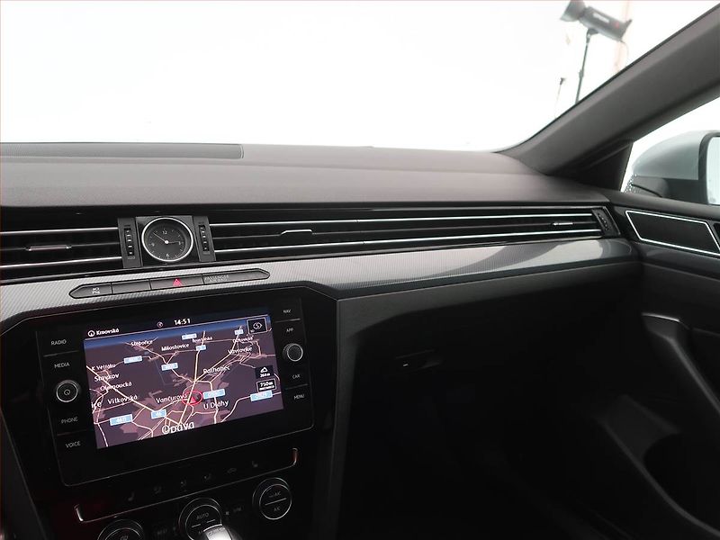 Volkswagen Arteon (2018) R-line 2.0 TSI - fotka 12 z 18
