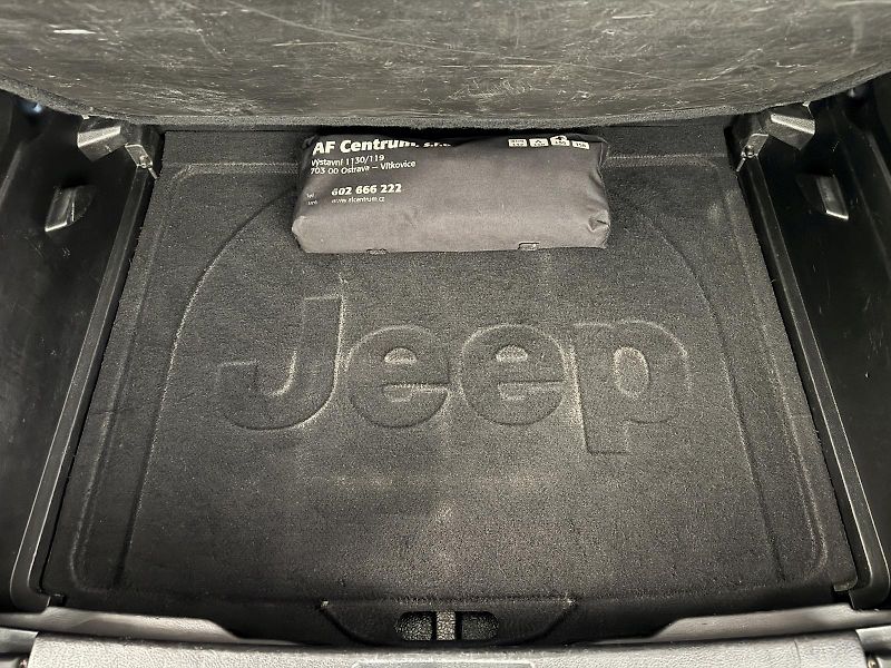 Jeep Renegade 2.0 MJT, 6MT, 4x4, CZ, 1.maj. - fotka 21 z 47