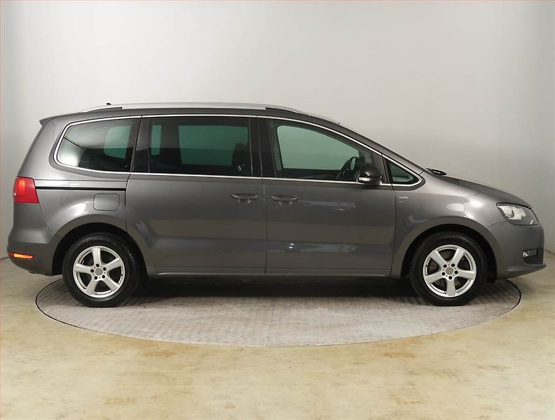 Volkswagen Sharan (2012) 2.0 TDI, Xenony, Tempomat - fotka 6 z 28