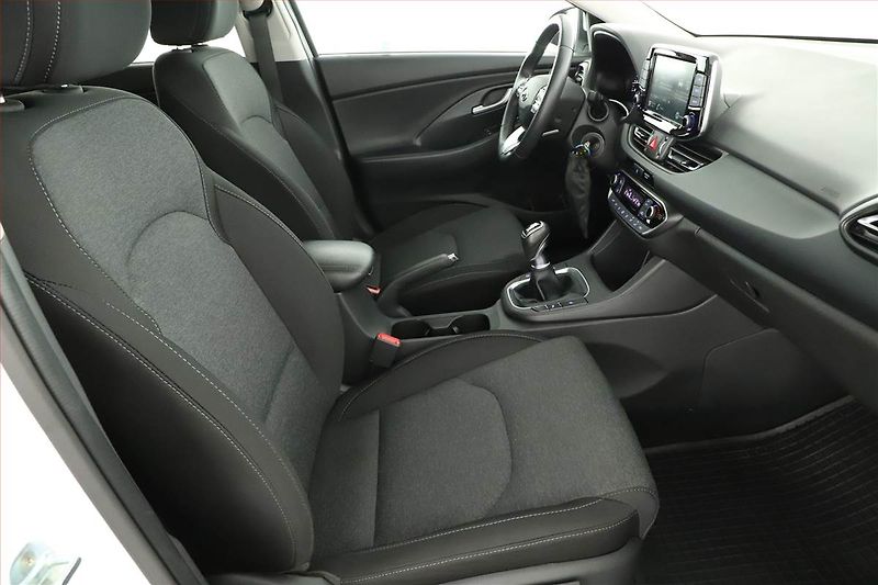 Hyundai i30 (2023) Smart 1.5 T-GDI, ČR,1.maj - fotka 7 z 20