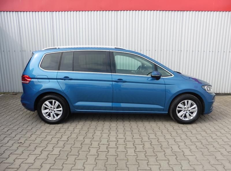 Volkswagen Touran 1.5 TSi Highline Navi - fotka 6 z 17