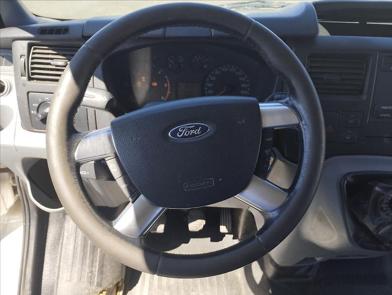 Ford Transit 2,2 85KW - fotka 14 z 14