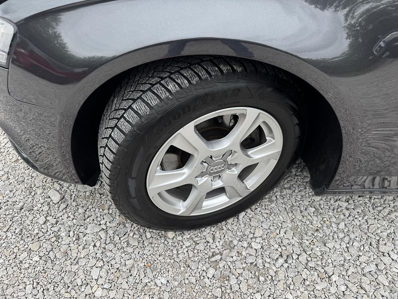 Audi A4 Avant 2.0TDi,rezervace - fotka 34 z 54