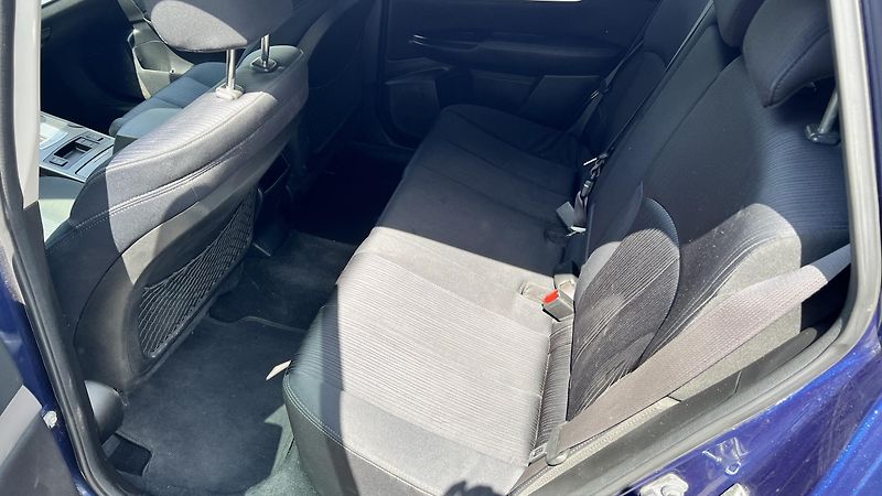 Subaru Legacy 2.5i BOXER 4X4 ACTIVE - fotka 10 z 13