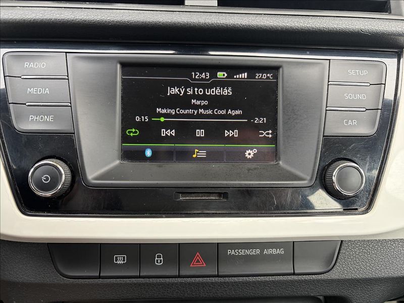 Škoda Fabia 1,2 TSi  Serviska,Senzory,AC - fotka 17 z 42