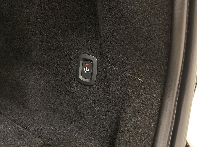 Volvo XC60 B4 AWD BRIGHT PLUS AUT - fotka 33 z 58
