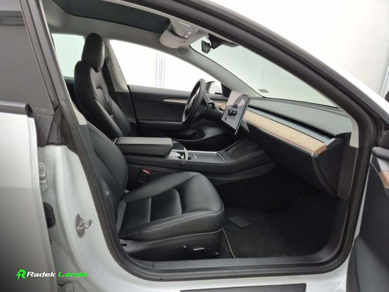 Tesla Model 3 (2022) FSD, AMD Ryzen, AWD - fotka 10 z 13