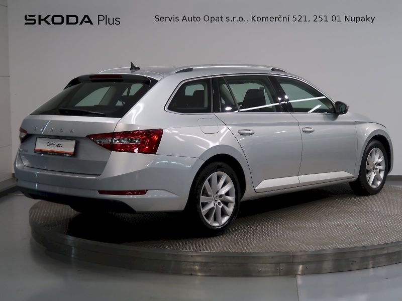 Škoda Superb (2021) STYLE  1.5TSI 110KW DSG - fotka 2 z 39
