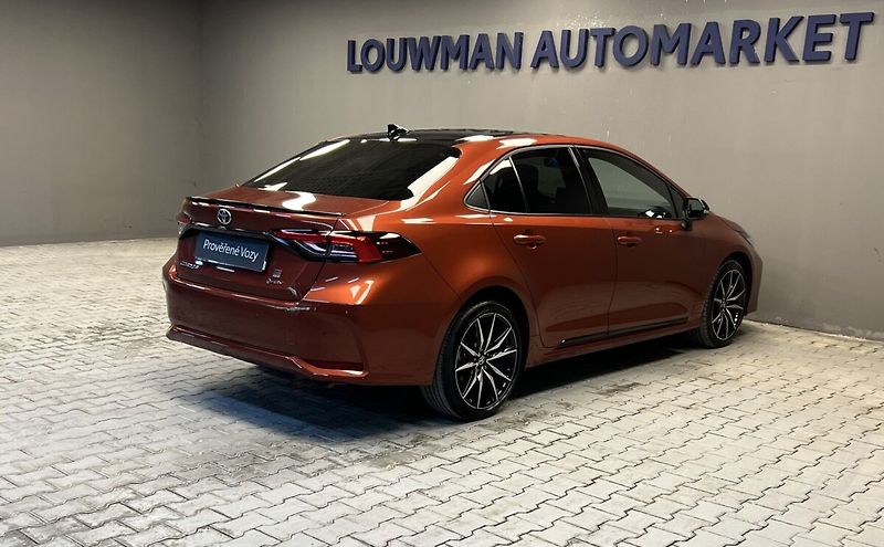 Toyota Corolla 1.8 Hybrid AT GR SPORT DYNAMIC - fotka 2 z 17