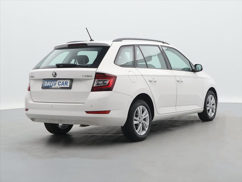 Škoda Fabia 1,0 TSI 81kW Style LED CZ DPH - fotka 7 z 28