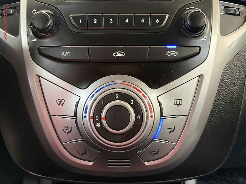 Hyundai ix20 (2013) 1.4 VVTi, 1.maj,ČR, AC, TZ - fotka 13 z 14