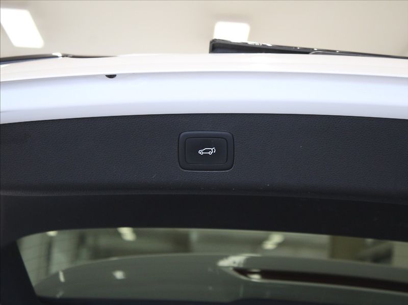 MG EHS 1,5 PHEV 190kW Exclusive PANO - fotka 26 z 28