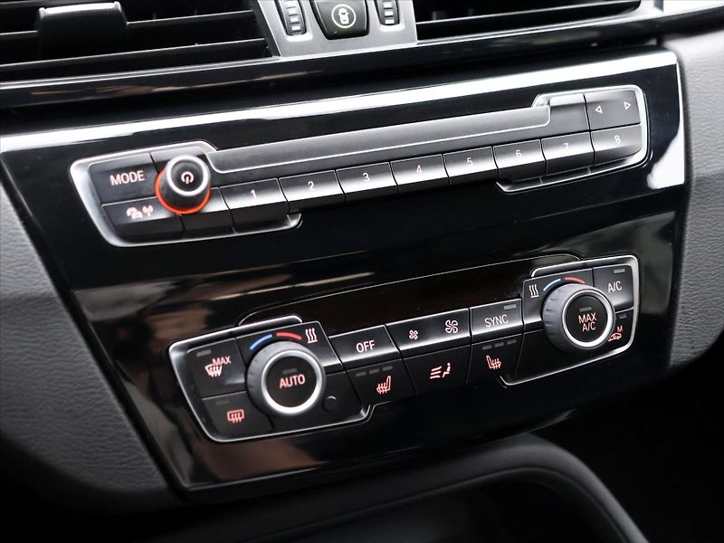 BMW X1 1,5 18i sDrive Advantage - fotka 23 z 32