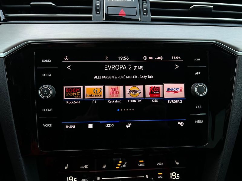 Volkswagen Passat (2020) 2.0 TDI-DSG-ELEGANCE - fotka 35 z 49