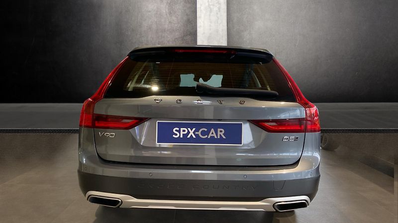 Volvo V90 Cross Country, D5 AWD Drive-E, - fotka 4 z 32