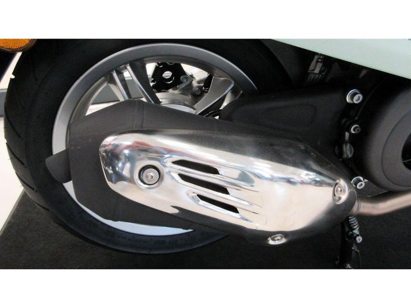Vespa (2026) Primavera 125 BATIK e5+ - fotka 8 z 11
